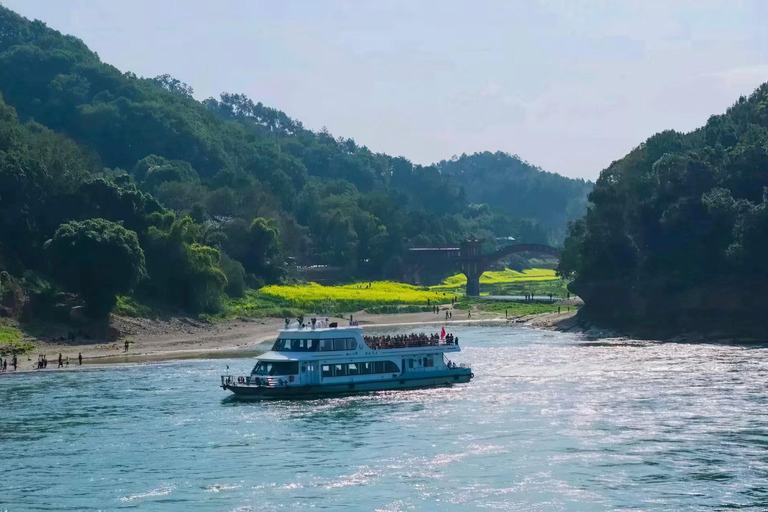 Sichuan: Leshan Giant Buddha, Cruise with Optional Guide Giant Buddha, Cruise and Oriental Buddha Capital Tickets