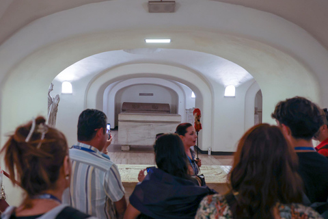 Rome: St. Peter’s Basilica & Underground Tombs Tour Group Tour in French
