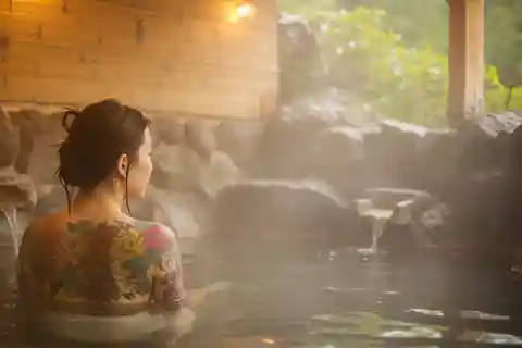 Tokio: Veřejné lázně a sauna v Asakuse, kde jsou tetování vítána