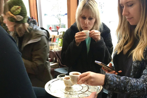 Portland: Chocolate and Coffee Walking Tour with Tastings