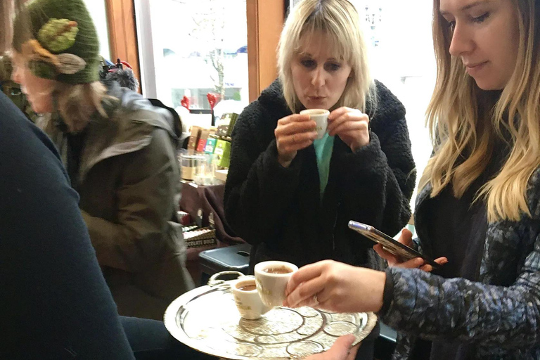 Portland: Chocolate and Coffee Walking Tour with Tastings