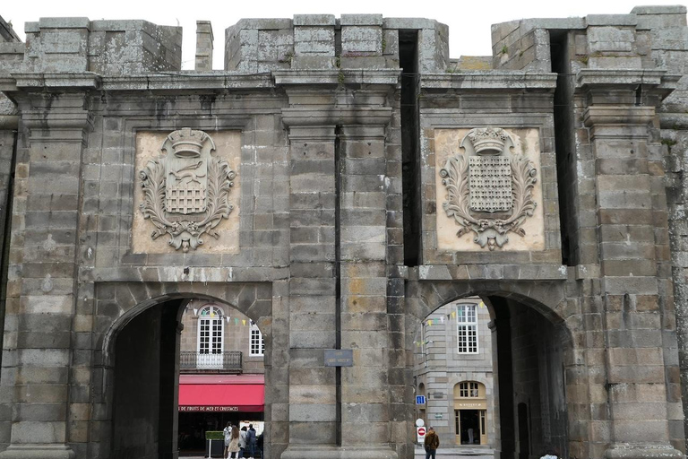 Saint-Malo: zapierające dech w piersiach krajobrazy i historyczna wycieczka piesza