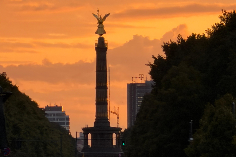 Berlin Night Walking Tour - Iconic Illuminated Landmarks Private Berlin Sunset Walking Tour - Iconic Landmarks