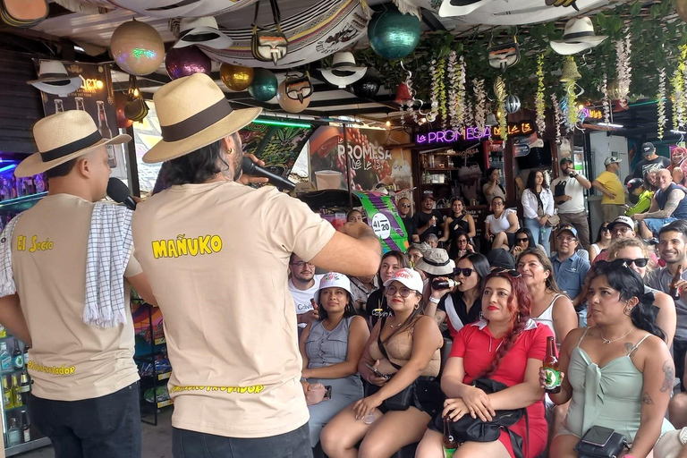 Medellín: City Sightseeing Tour, Comuna 13 and Major Sights. Shared sightseeing tour