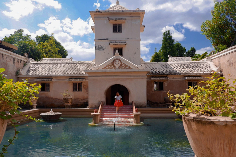 Yogyakarta:Merapi Jeep Tour, Keraton Yogyakarta & Taman Sari Yogyakarta: Merapi Jeep Tour, Sultan Palace & Taman Sari