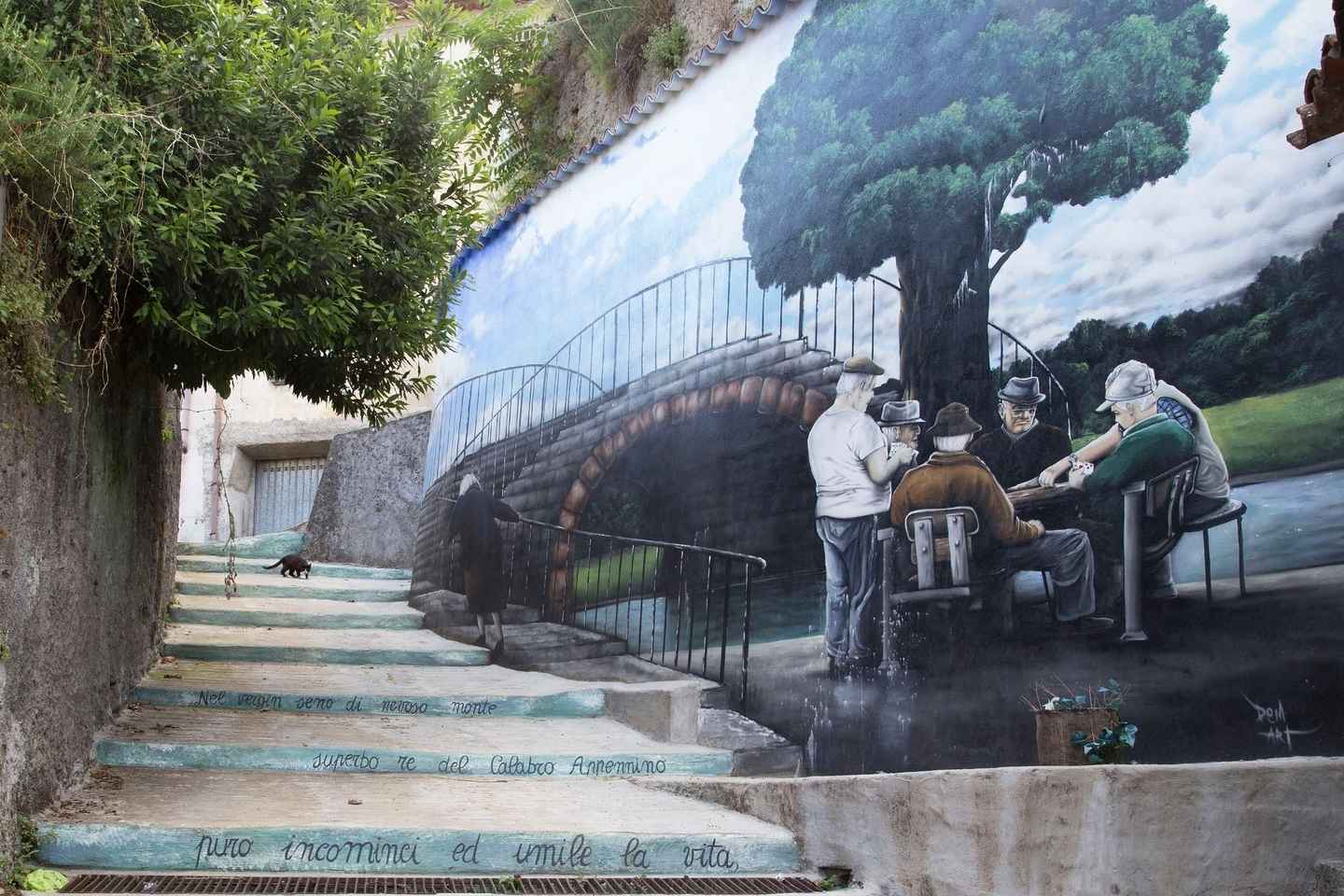 Laino Borgo: Trekking Urbano tra Murales e Tradizioni Locali