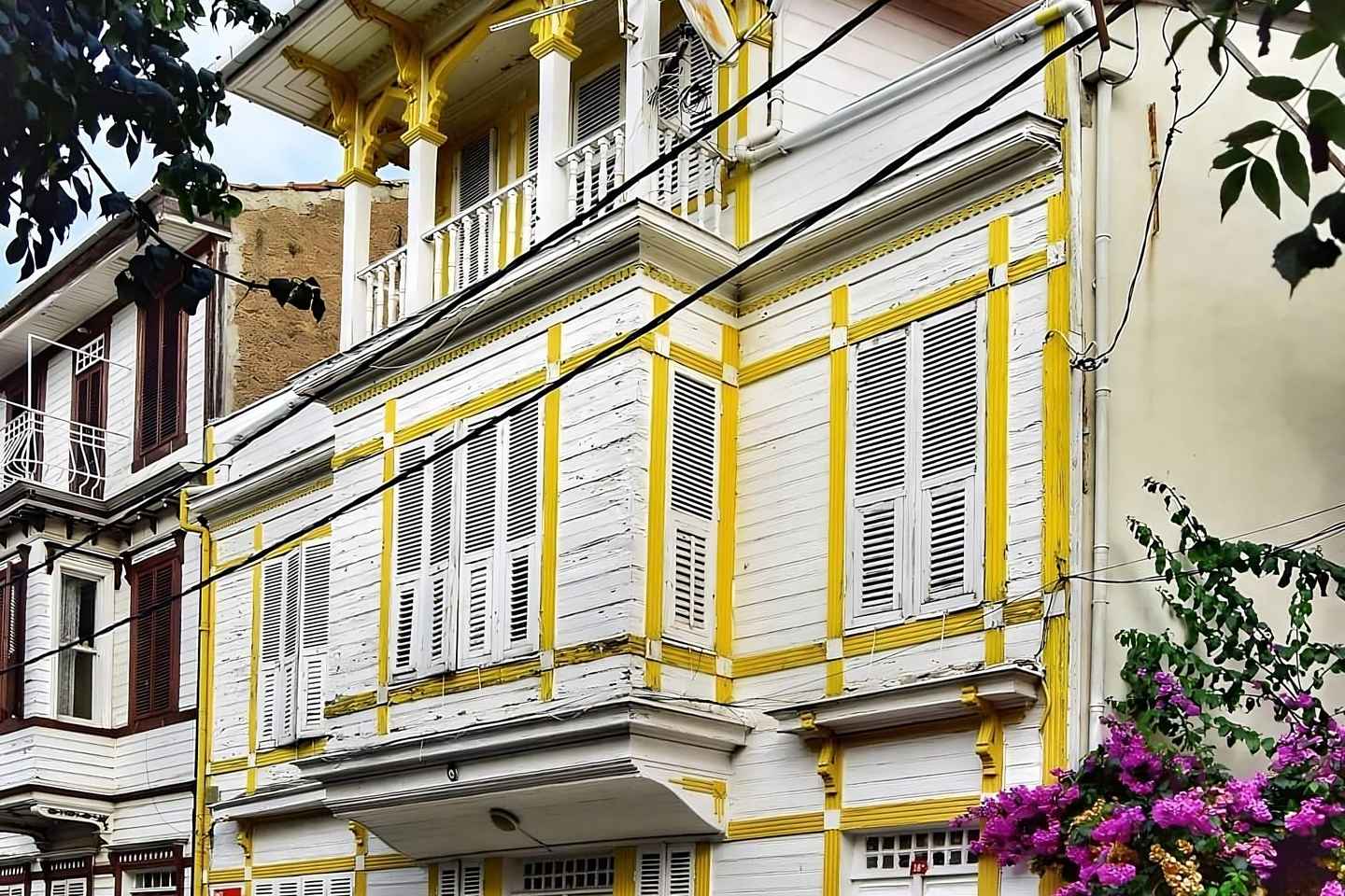 From Istanbul: Princess Islands Guided Day Trip by Ferry