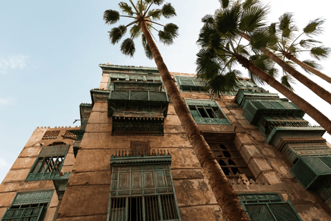 Jeddah: Al-Balad Guided Walking Tour with Tea & Music