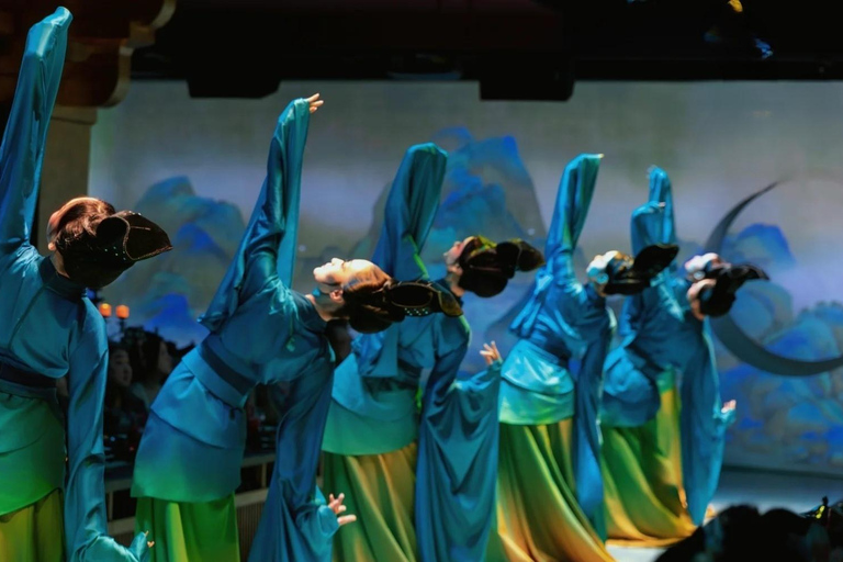 Shanghai: Immersive Han Dynasty Palace Banquet Clothing + Hairstyle + Makeup (excluding meals/photography)