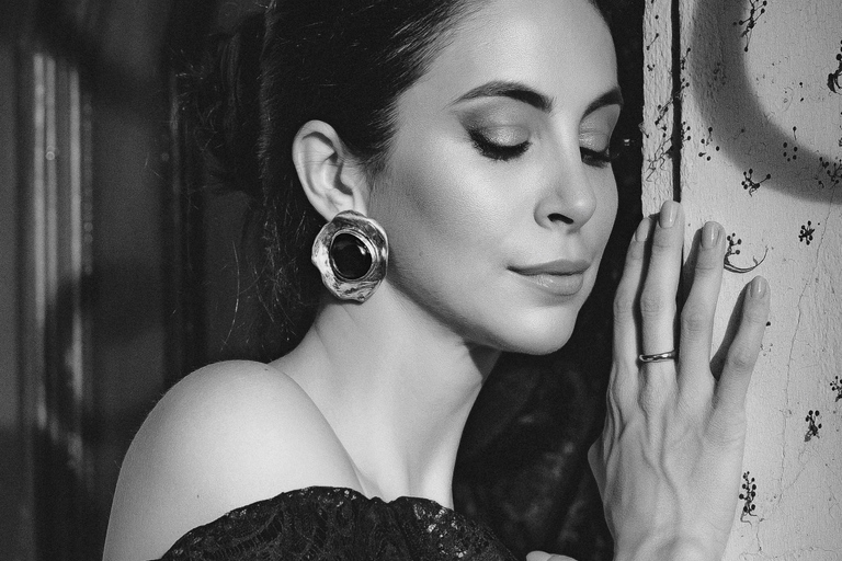 Luxembourg: Private Photo Session – Capture Stylish MemoriesPremium Session — 60 minutes | 12 edited photos | €170