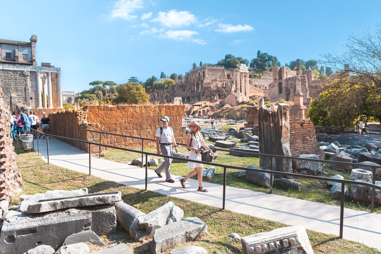 Rom: Colosseum Colosseum, Palatinkullen, Forum Romanum UpplevelseColosseum med standardtillträde och audioguide