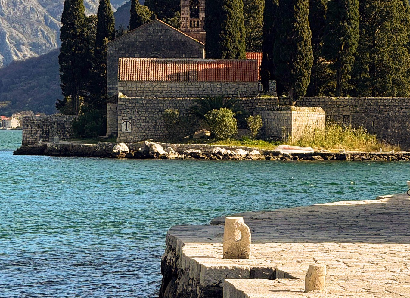Kotor: Tur til Den Blå Grotte, ubådebasen og Lady of the Rocks
