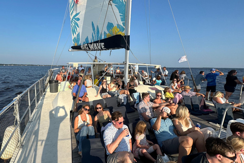 Charleston: Poniedziałkowy Ladies Night Sunset Sail z barem gotówkowym