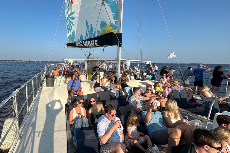 Charleston: Lunedì Ladies Night Sunset Sail con Cash Bar