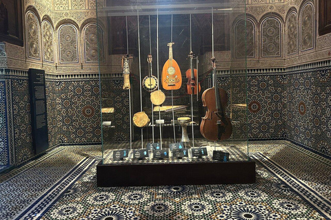 From Fes: Volubilis,Moulay Idriss&Meknes Day Trip with Guide Medium Group:Meknes,Volubilis, Moulay Idriss Guide in Meknes