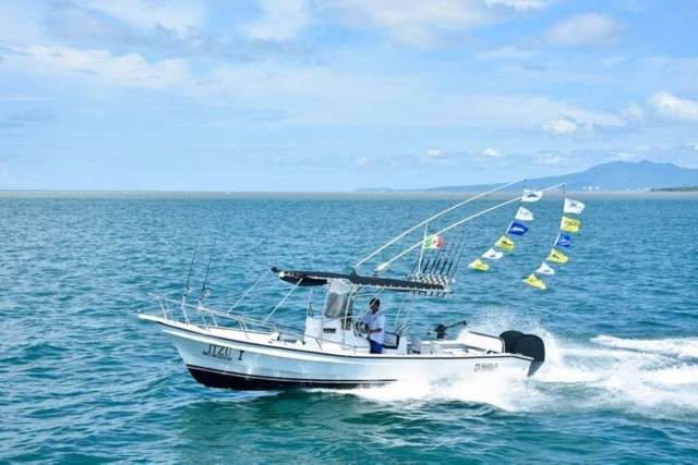 Puerto Vallarta: Fast Fishing Boat Fishing