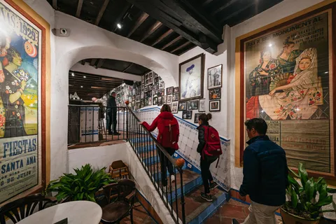 Visita às tapas tradicionais andaluzas e ao vinho
