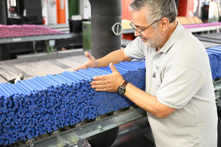 Visita pública guiada: Produção de "lápis de madeira".Visita pública guiada (alemão): Produção "Canetas de madeira"