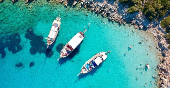 Bodrum: Kleopatra-Insel-Tour mit Mittagessen und Badepausen