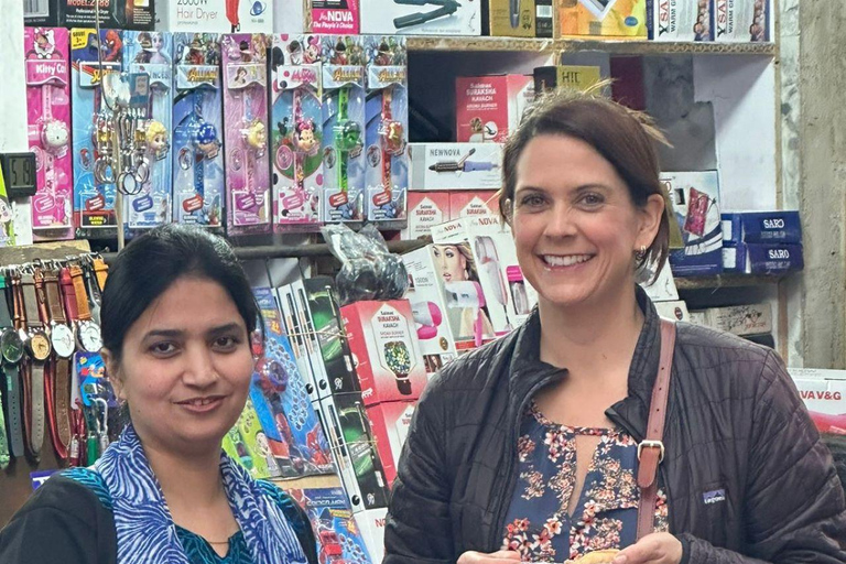 Curated Home Décor & Souvenir Shopping Tour (Women-Led) Home Décor & Souvenir Shopping Tour (Women-Led) - Half-Day