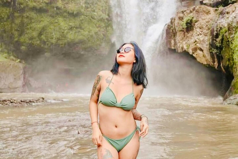 Bali: Swing, Koi Photo Boat, Monkey Forest, & Waterfall Private tour with ticket include