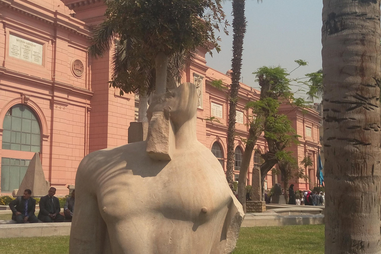 Depuis le Caire : visite privée pyramide, musée et bazar