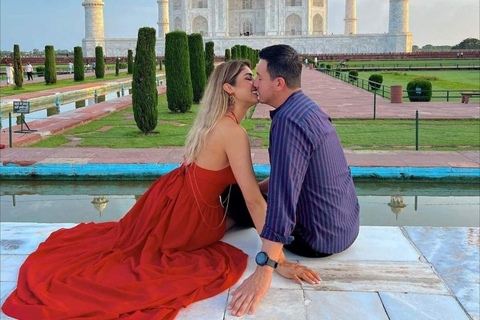 Taj Mahal sin colas y tour de la ciudad de Agra – Especial para parejasTour de la ciudad de Agra y el Taj Mahal con opción de guía
