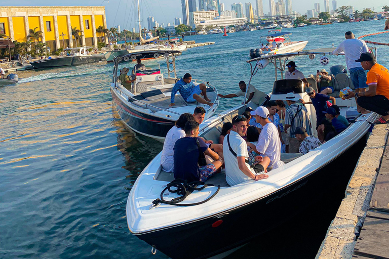 Cartagena: Tour por la bahía en barco deportivo