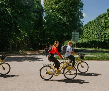From Paris: Bike Tour to Versailles with Timed Palace Entry