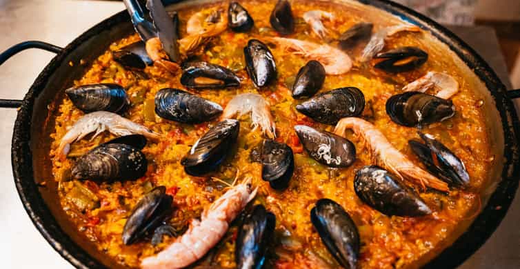 Madrid: Paella and Sangria Workshop in the City Center photo 3
