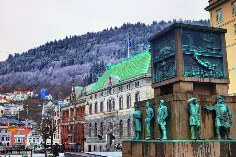 Passeio flexível ao Castelo de Modalen, Hesjedalsfossen pode ser uma caminhadaPasseio flexível para Modalen O Castelo Hesjedalsfossen