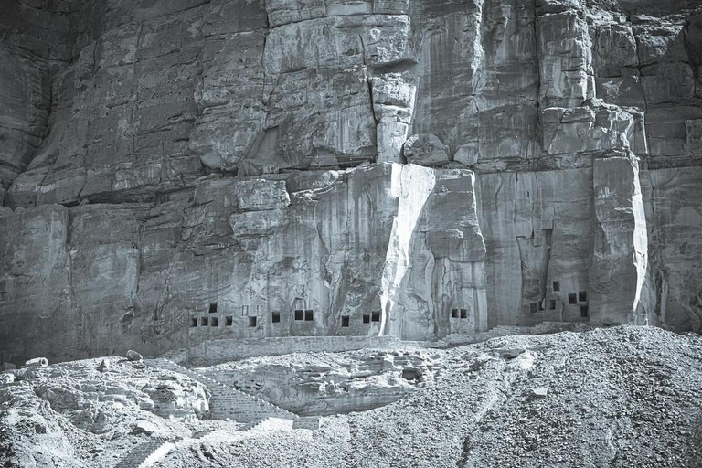 AlUla: Hegra, Elephant Rock and Old Town Day Tour