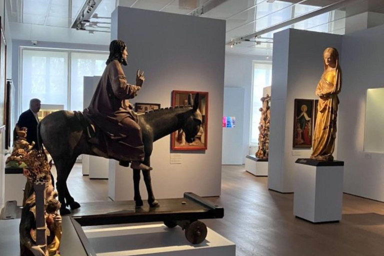 Stuttgart: Landesmuseum Württemberg Entry & hotel Transfer