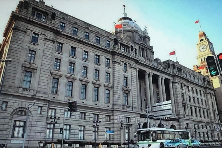 Shanghai Night Tour of Shanghai Acrobatic Show and the Bund