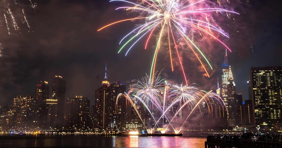 NYC: July 4th Fireworks Party Cruise with BBQ Buffet & Bar | GetYourGuide