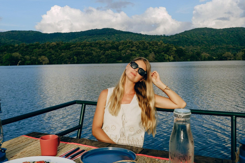 Sigiriya: Wewela Lake Private Boat Sailing Picnic Dining