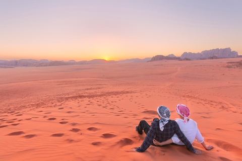 Von Aqaba und Amman aus: 2 Tage Wadi Rum Private WandertourVon Aqaba