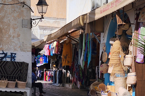 HoumetSouk: Tempo livre no mercado e chá de menta no famoso El FondoukHoumetSouk: Tempo Livre no Mercado e Chá de Hortelã no famoso El Fondouk