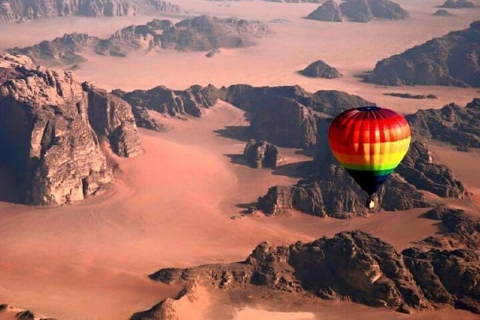Amman - Petra - Wadi Rum und Totes Meer 3-tägige TourAmman-Petra-Wadi Rum-Totes Meer 3-tägige Tour Minivan 7 pax
