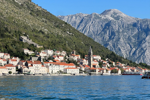 Azure Paradise : visite en bateau de la grotte bleue et de la baie de Kotor