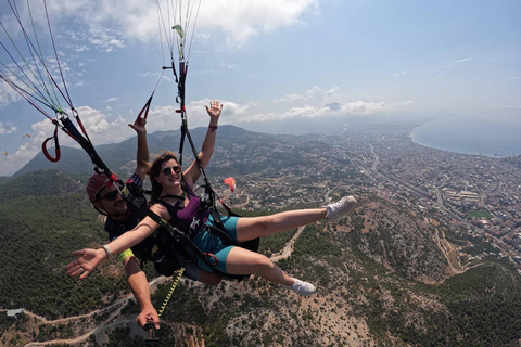 Alanya: Experiência de parapente em tandem e vídeo de vooAlanya: Experiência de parapente com traslado