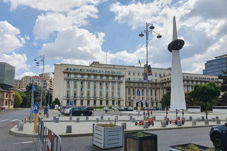 Bucarest: visite de Snagov, du manoir de Ceaușescu et du musée du villageBucarest : tombeau de Dracula, manoir de Ceaușescu et musée du village