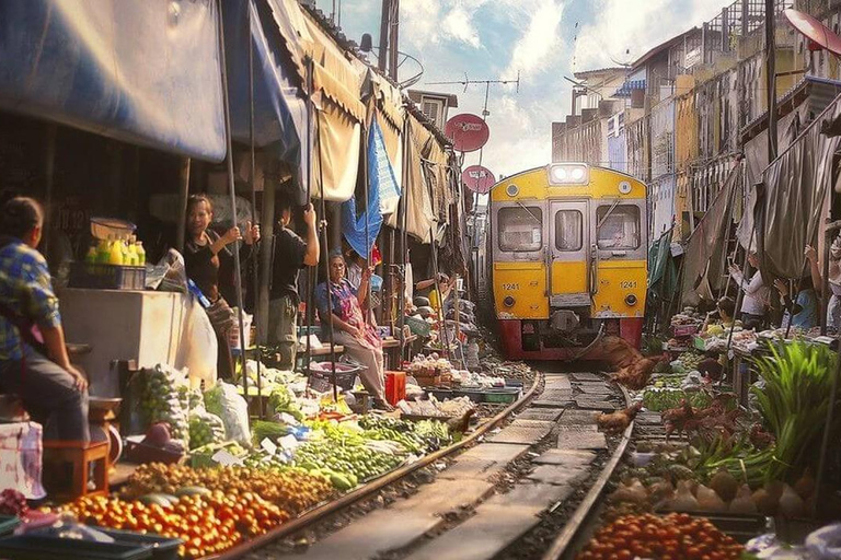 Bangkok: Hua Hin Private Day Tour with Top Floating Markets