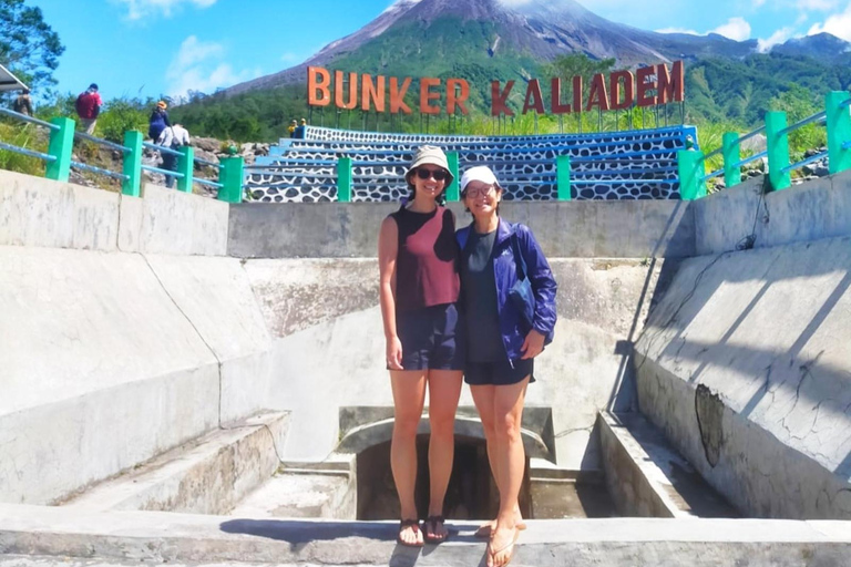 Excursión en Jeep 4x4 por el Volcán Merapi y la Cascada Kedung KayangAmanecer en Jeep Merapi y Cascada Kedung Kayang