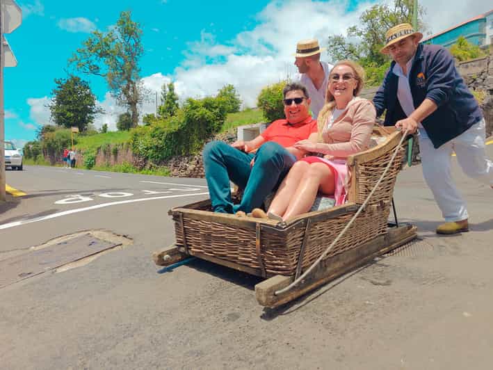 Funchal: tour en tuk-tuk por el casco antiguo y el tobogán del Monte