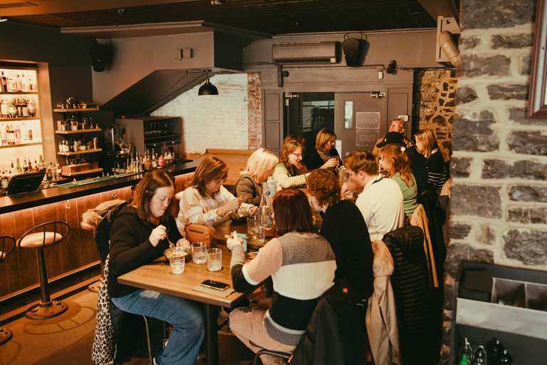 Quebec City: Old Quebec Food Tasting and Drink Walking Tour