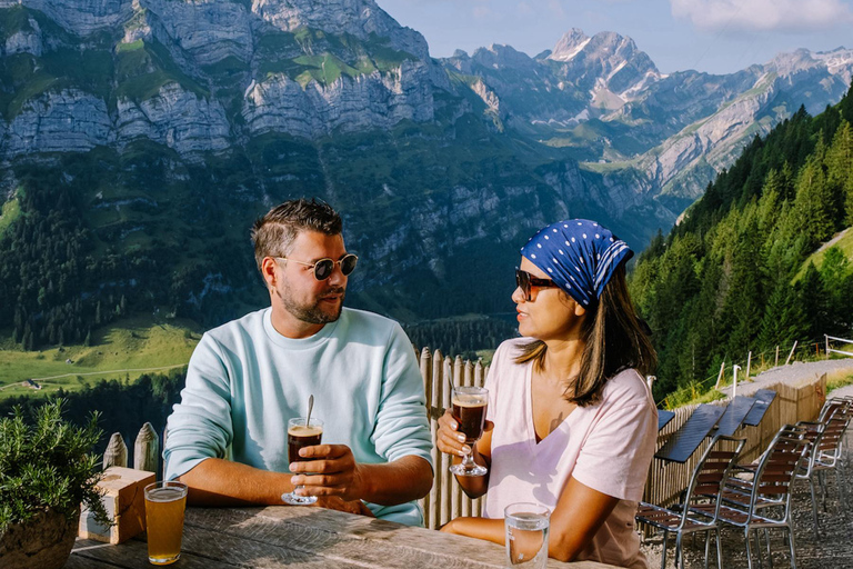 Viagem privada: Zurique ao Monte Titlis - rotativo, caverna de gelo, penhasco