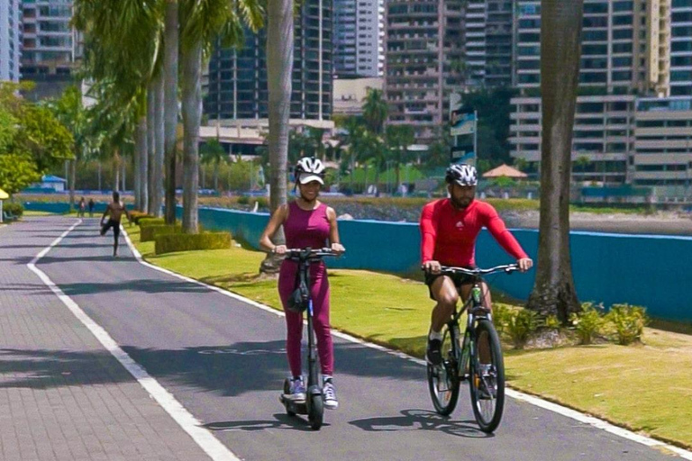 Ave. Balboa: Enjoy the city on a scooter. Ave. Balboa: Enjoy the city on a Moto Scooter.