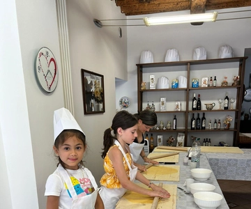Assisi: Italian Desserts Class in Home-Style Cooking School