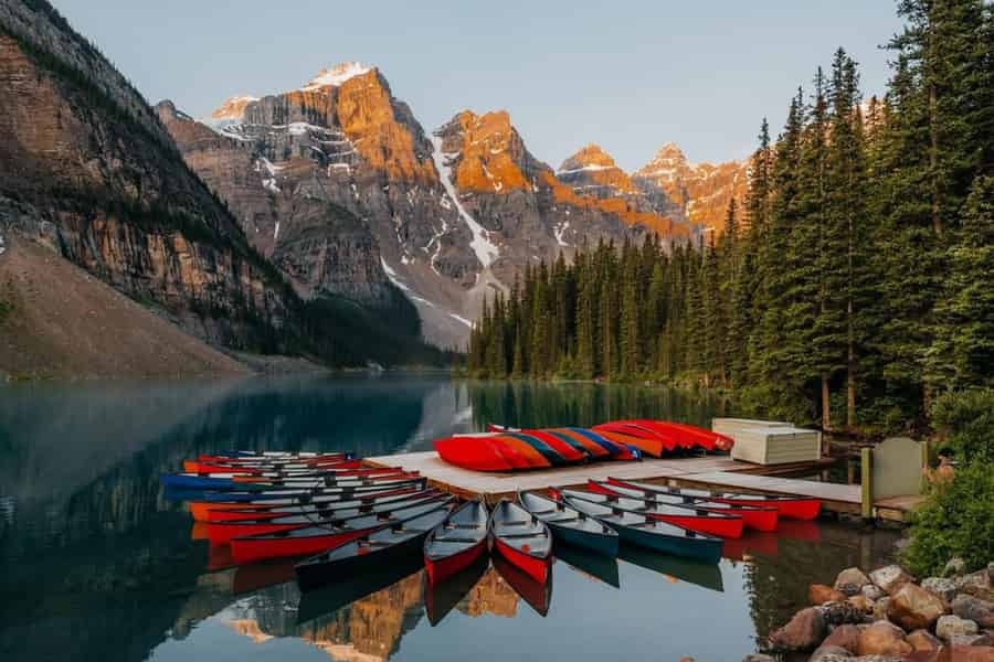 Moraine Lake Sunrise & Lake Louise Golden Hour Experience. Foto: GetYourGuide Moraine Lake Sunrise & Lake Louise Golden Hour Experience. Foto: GetYourGuide